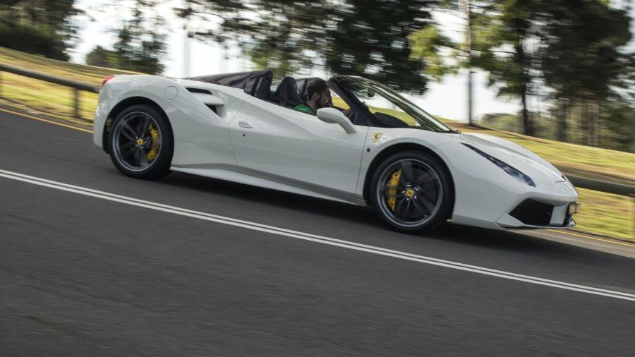  Ferrari 488 Spider 2016 года  (AU) (фото 4 из 23)